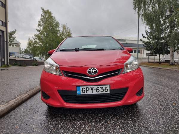 Toyota Yaris Vantaa - valokuva 7