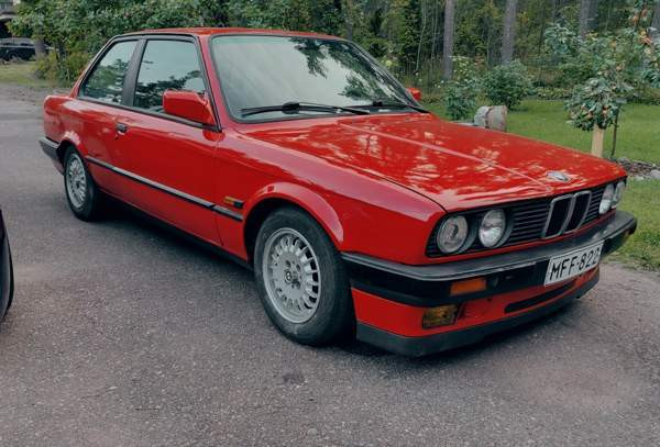 BMW 320 Kuusankoski - valokuva 4