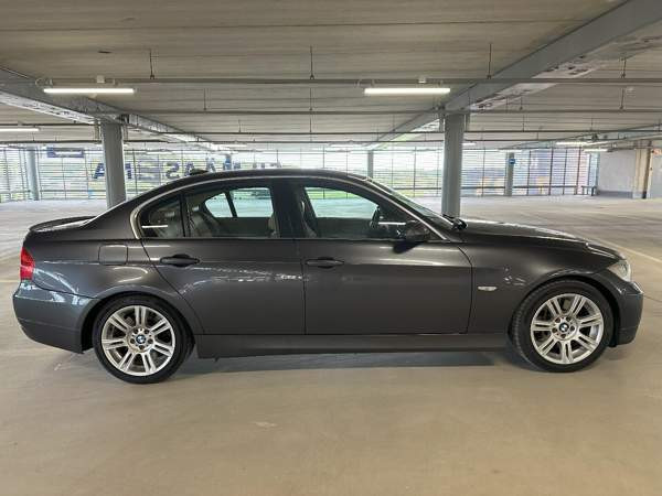BMW 335 Turtkul - valokuva 3