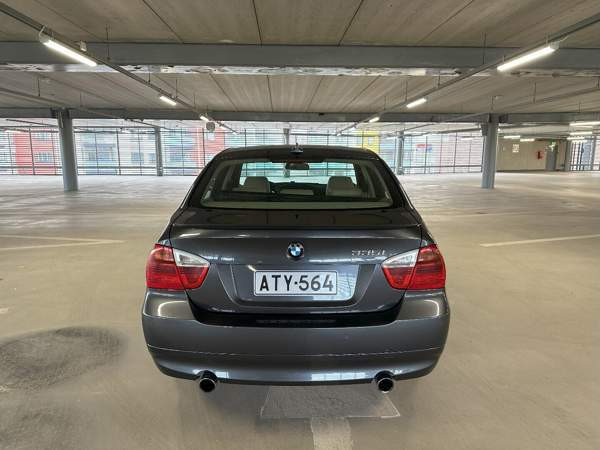 BMW 335 Turtkul - valokuva 2