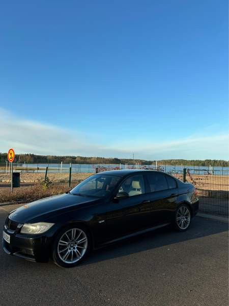 BMW 330 Kouvola - valokuva 2