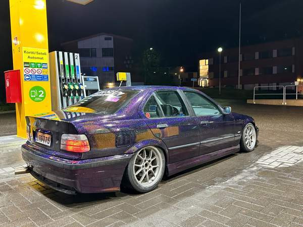 BMW 323 Nurmijärvi - valokuva 1