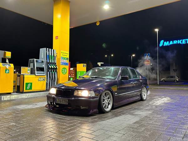 BMW 323 Nurmijärvi - valokuva 2