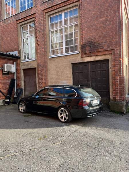 BMW 335 Macau - valokuva 4