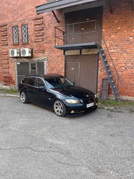 BMW 335 Macau - valokuva 3