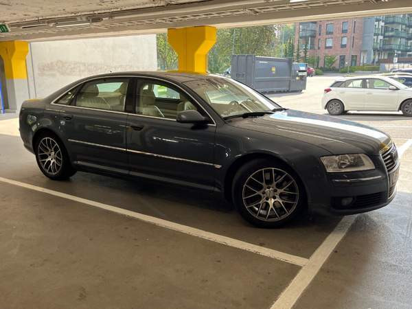 Audi A8 Espoo - photo 1