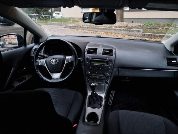 Toyota Avensis Turtkul - valokuva 5