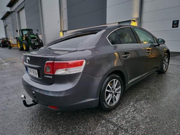 Toyota Avensis Turtkul - valokuva 2