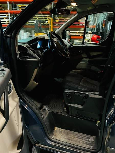 Ford Transit Custom Vantaa - valokuva 3