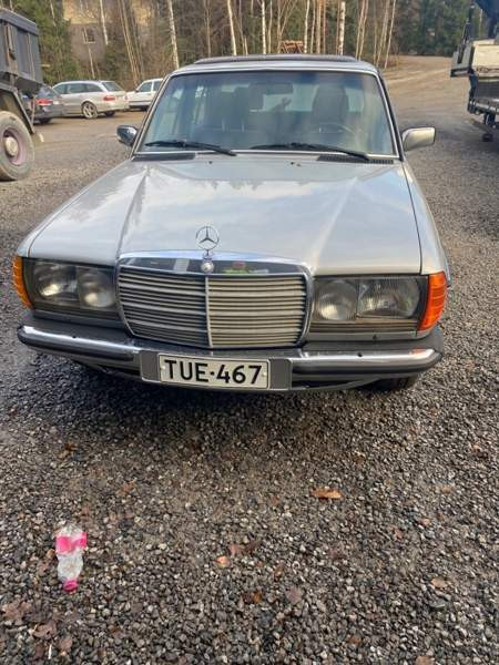 Mercedes-Benz 240 Кангасала - изображение 1