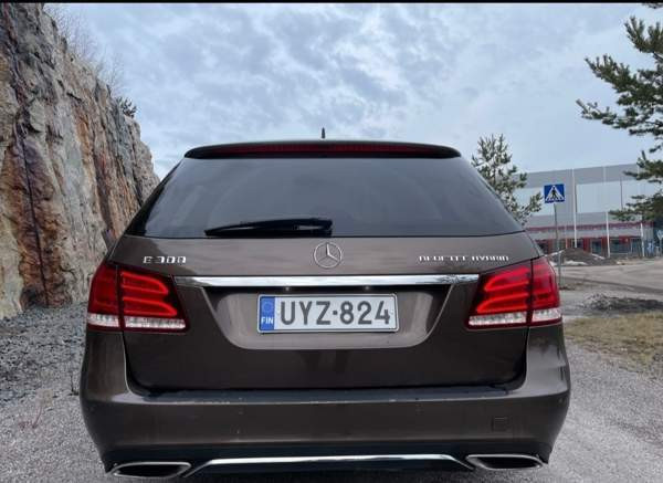 Mercedes-Benz E Вантаа - изображение 7