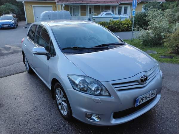 Toyota Auris Glebychevo - photo 1