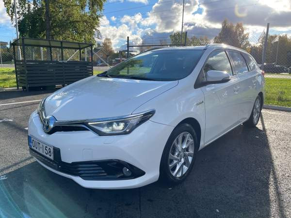 Toyota Auris Oulu - valokuva 8