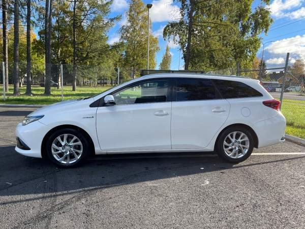 Toyota Auris Oulu - valokuva 7