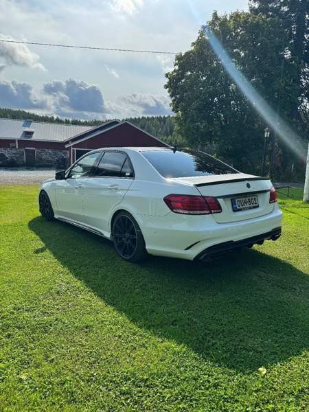 Mercedes-Benz E Савонлинна - изображение 4