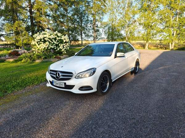 Mercedes-Benz E Turtkul - valokuva 1