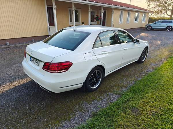 Mercedes-Benz E Turtkul - valokuva 4