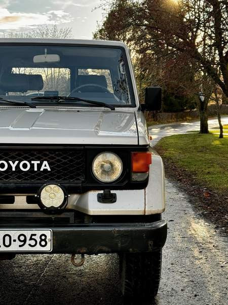 Toyota Land Cruiser Raasepori - valokuva 7
