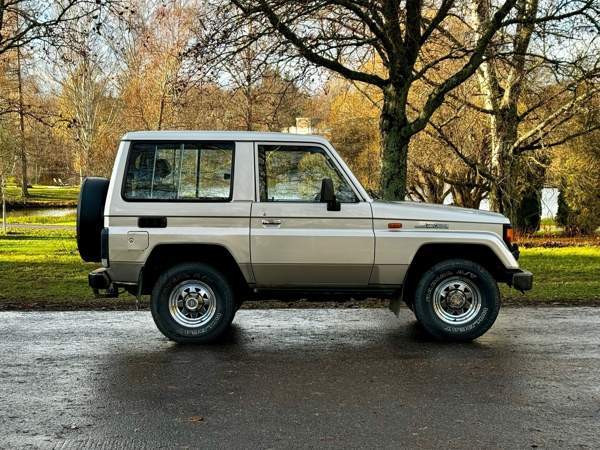 Toyota Land Cruiser Raasepori - valokuva 2
