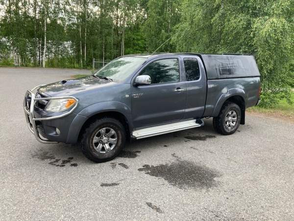 Toyota Hilux Йоэнсуу - изображение 1