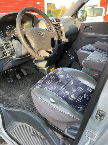 Toyota Hiace Сейняйоки - изображение 7