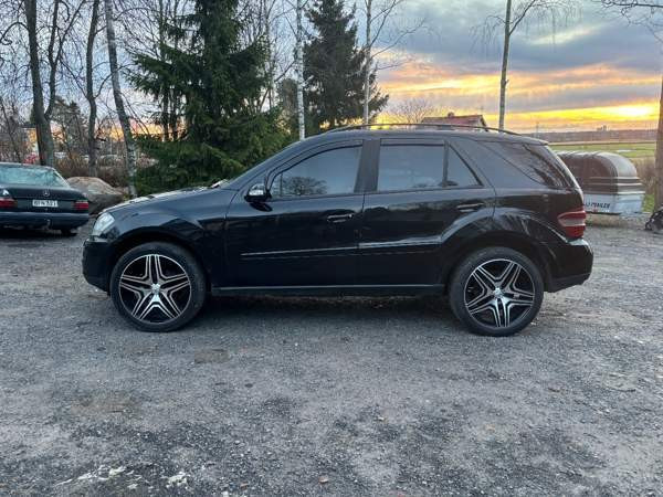 Mercedes-Benz ML Seinaejoki - valokuva 2