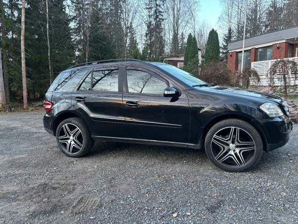 Mercedes-Benz ML Seinaejoki - valokuva 1