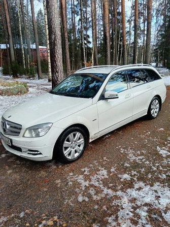 Mercedes-Benz C Ugleural'skiy - valokuva 1