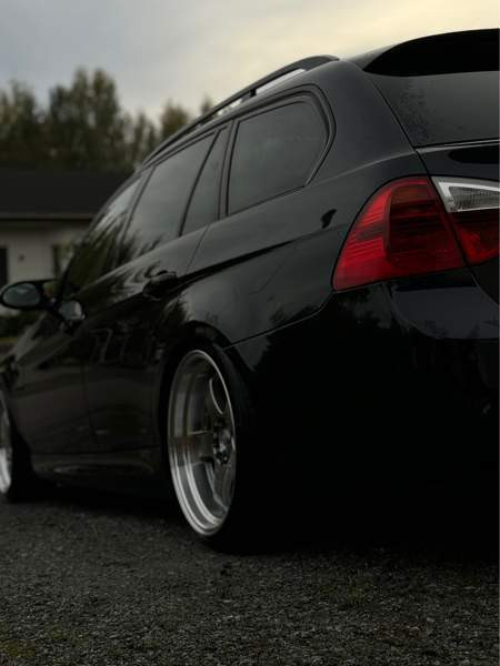 BMW 330 Jaemsae - valokuva 4