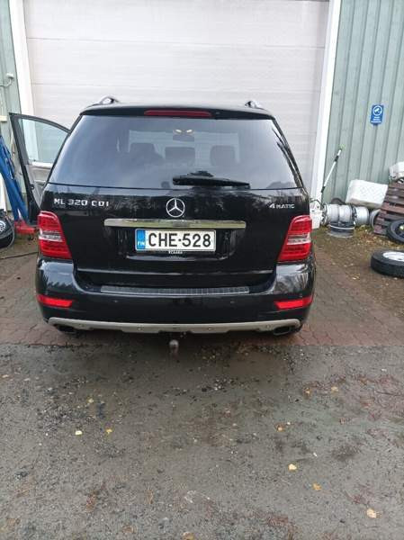 Mercedes-Benz ML Siilinjärvi - valokuva 7