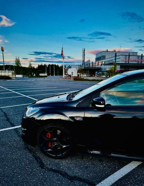 Ford Focus Kirkkonummi - valokuva 3