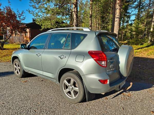 Toyota RAV4 Рованиеми - изображение 2