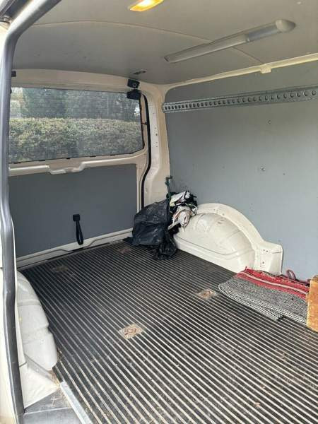Volkswagen Transporter Pöytyä - valokuva 6