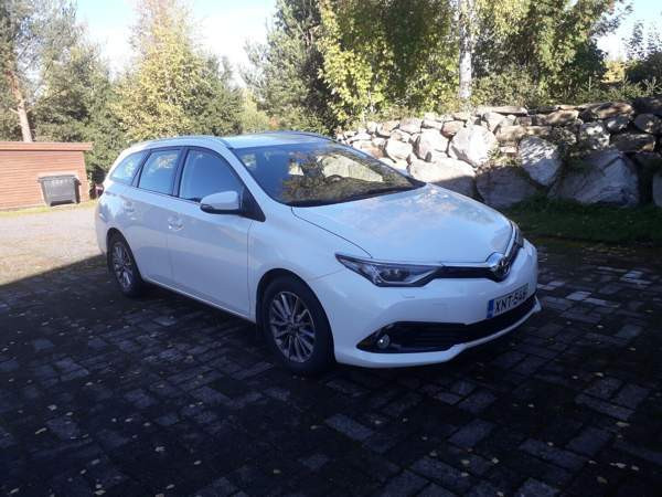 Toyota Auris Pirkkala - photo 1