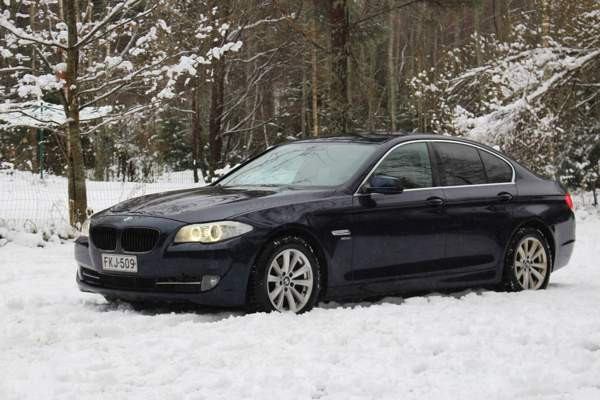 BMW 530 Yaroslavl' - valokuva 2