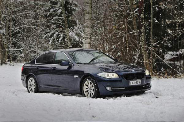 BMW 530 Yaroslavl' - valokuva 1