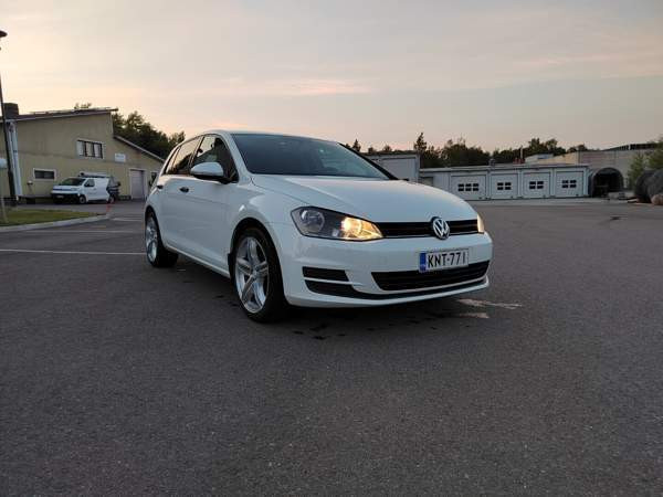 Volkswagen Golf Raasepori - valokuva 1