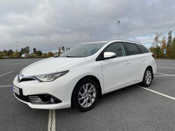 Toyota Auris Сейняйоки - изображение 2