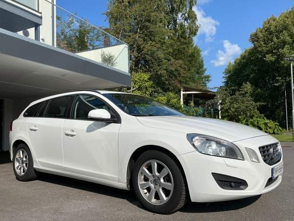 Volvo V60 Эспоо - изображение 1