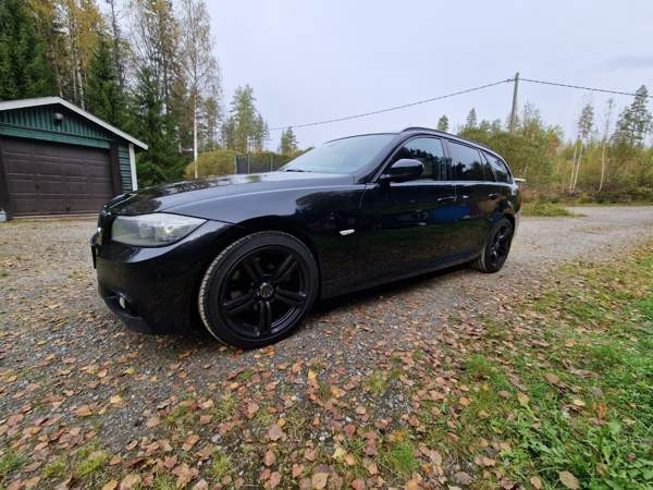 BMW 330 Heinola - valokuva 1