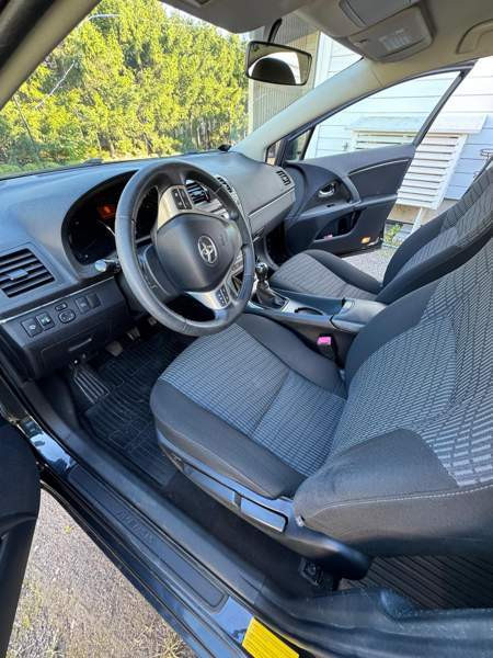 Toyota Avensis Tuusula - valokuva 4