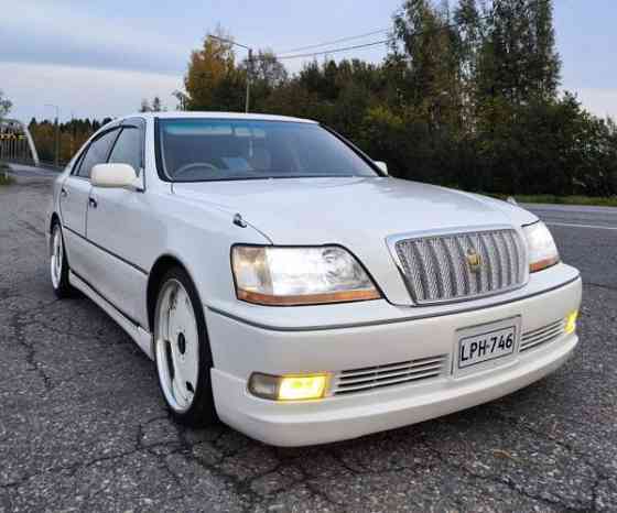 Toyota Crown Исалми