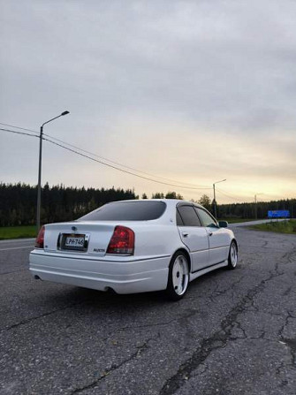 Toyota Crown Iisalmi - valokuva 3