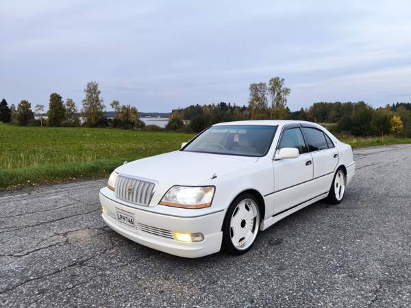 Toyota Crown Iisalmi - valokuva 2