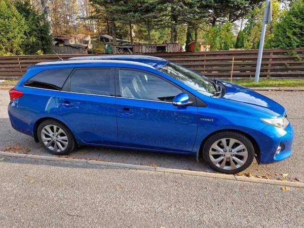Toyota Auris Kirkkonummi - valokuva 7