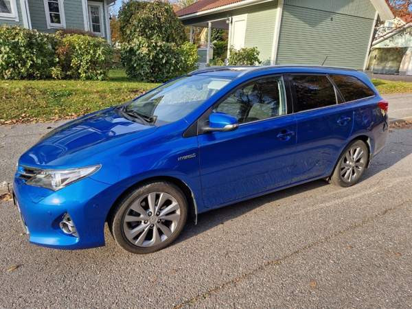 Toyota Auris Kirkkonummi - valokuva 5