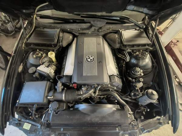 BMW 535 Ugleural'skiy - valokuva 2