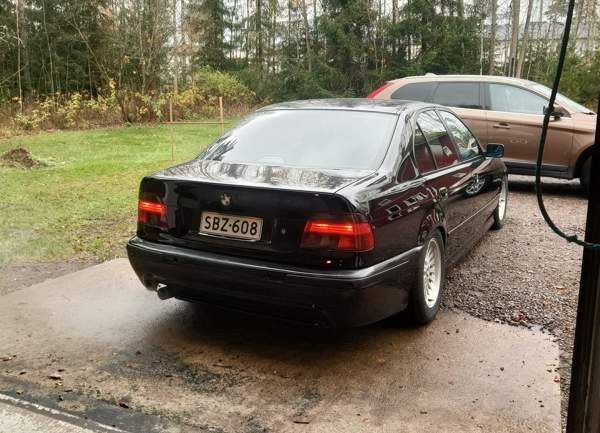 BMW 535 Ugleural'skiy - valokuva 3