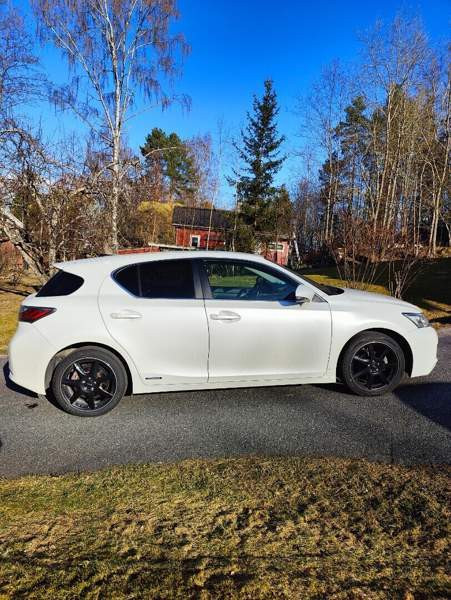 Lexus CT Ювяскюля - изображение 3