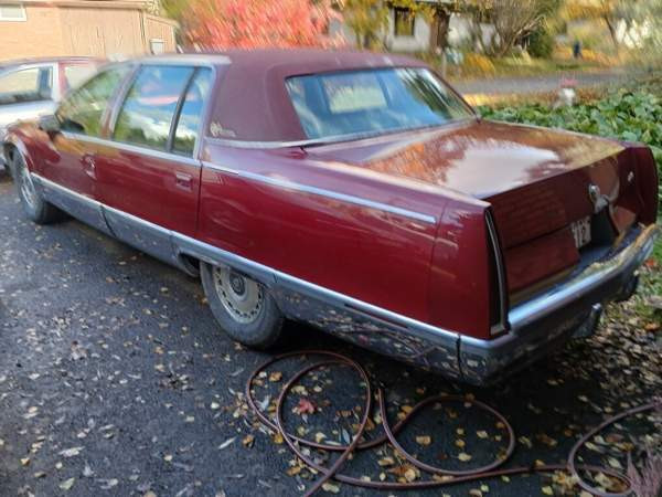 Cadillac Brougham Коувола - изображение 3